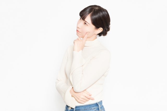 考えている女性